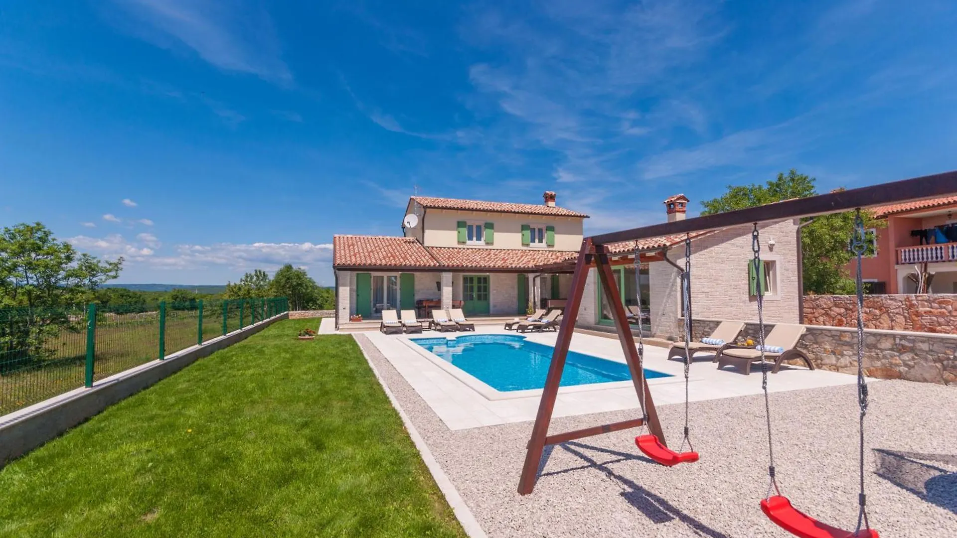 Villa Macarinka, A Luxurious, Private Villa Minutes From The Beach Ubasico
